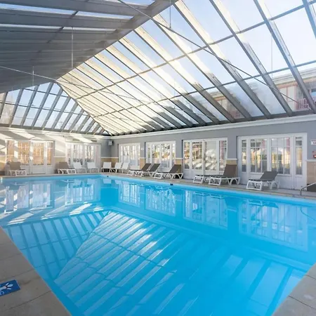 Beautiful Flat With Swimming Pool Tennis Court And Private Car Parking 64 Le Touquet
